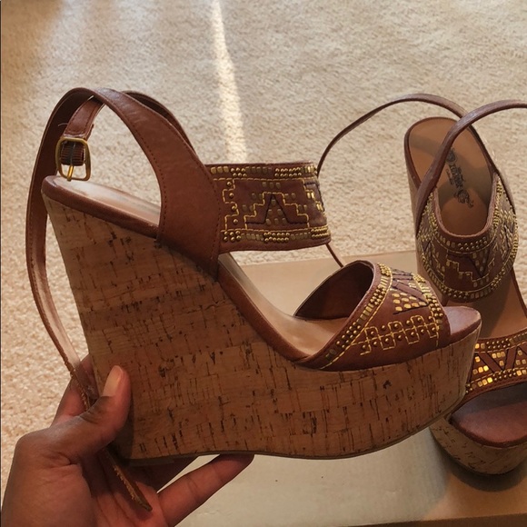 Shoe - Picture 9 of 10